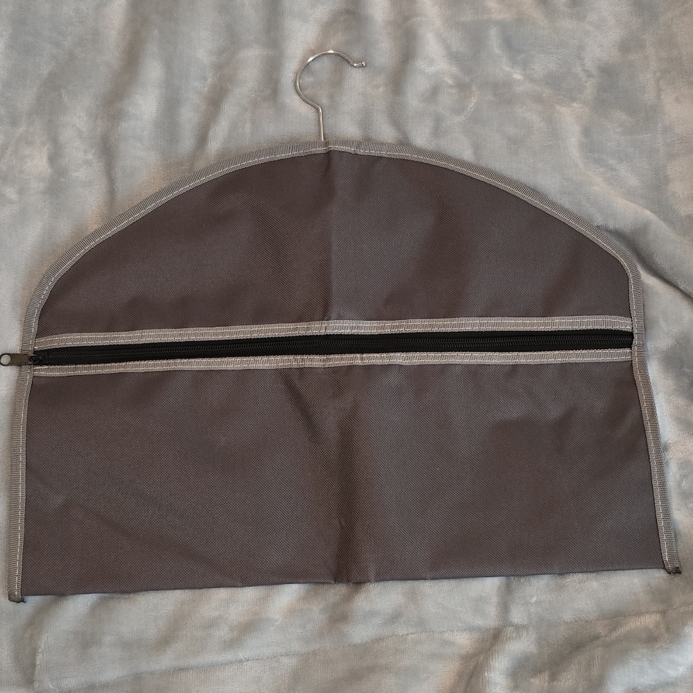 TRAVEL Clothes Hanger Hidden Pouch For Valuables (1101)